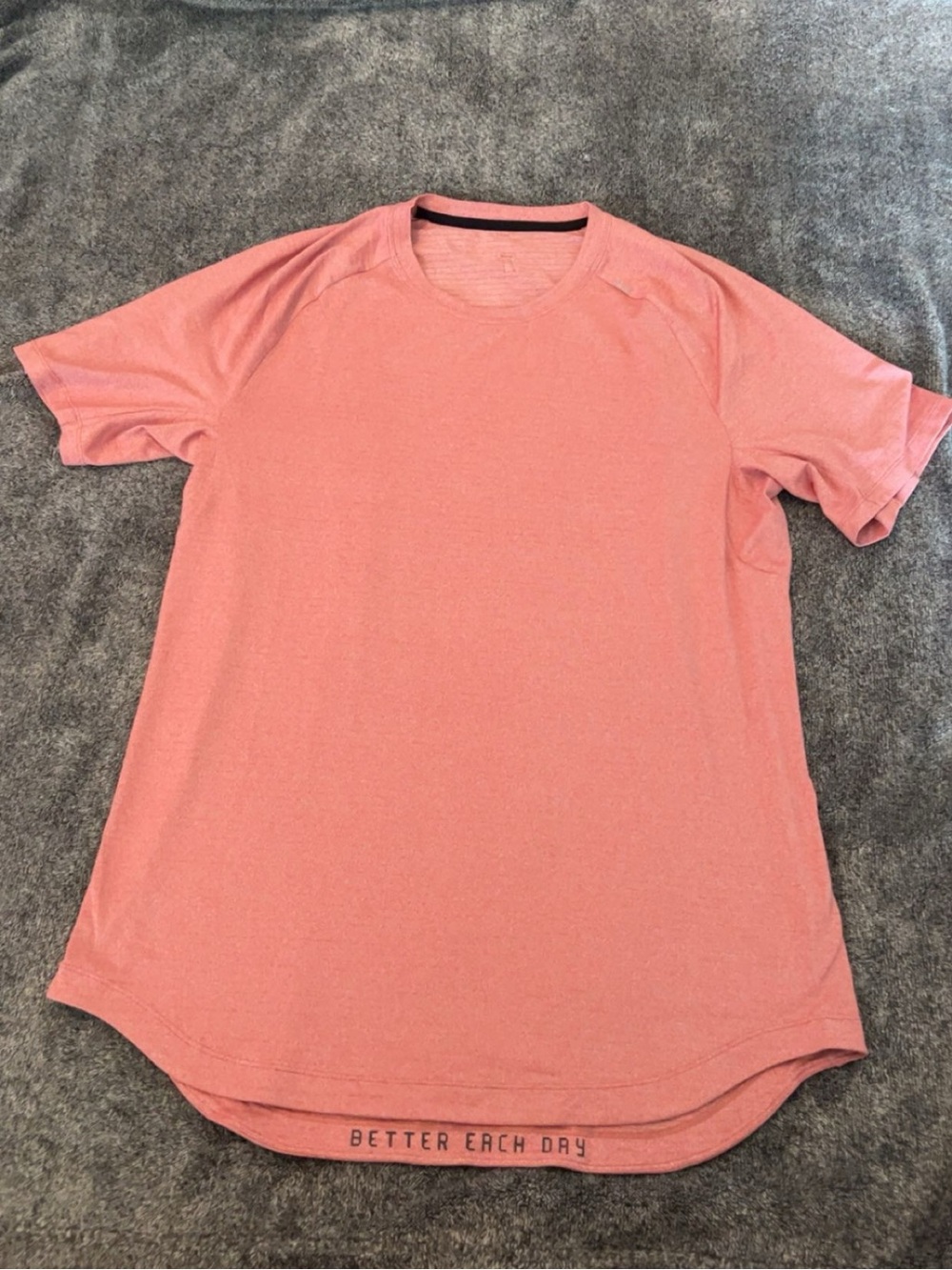 Men’s lululemon short sleeve shirt